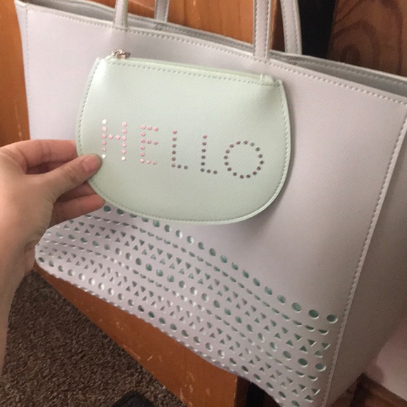 Purse - Picture 2 of 4